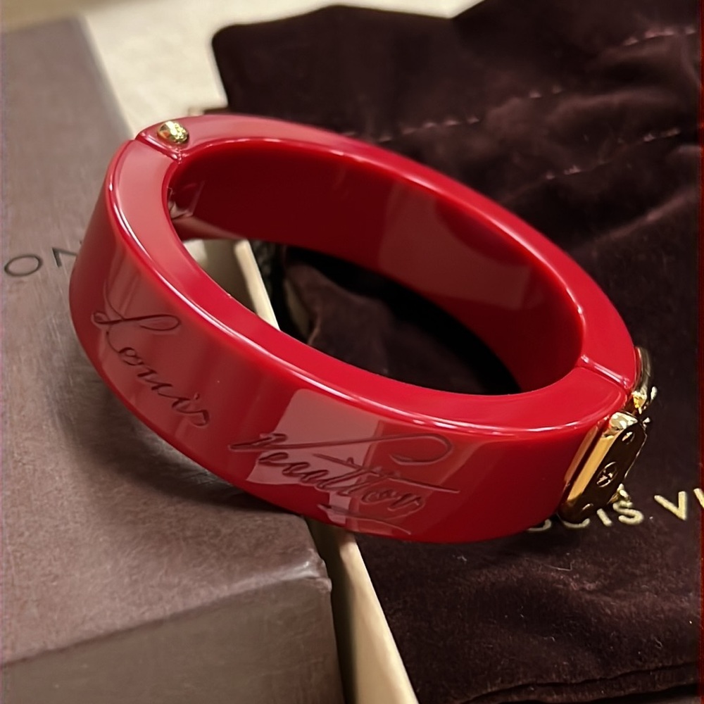 Louis Vuitton Lock Me Bracelet - Picture 6 of 12